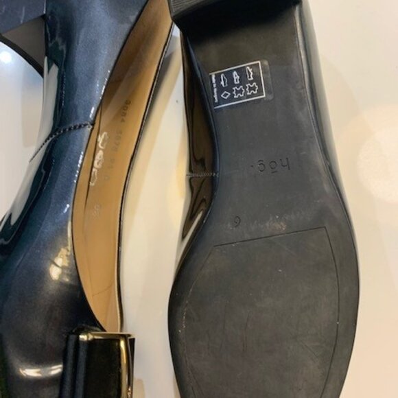 "hogl" pumps 3.5 cm heel, grey patent leather, US 8.5 (UK6), w/complementary bow - Picture 8 of 9